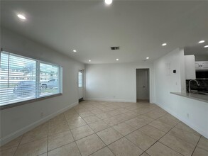 4233 Bougainvilla Dr in Lauderdale-by-the-Sea, FL - Building Photo - Building Photo