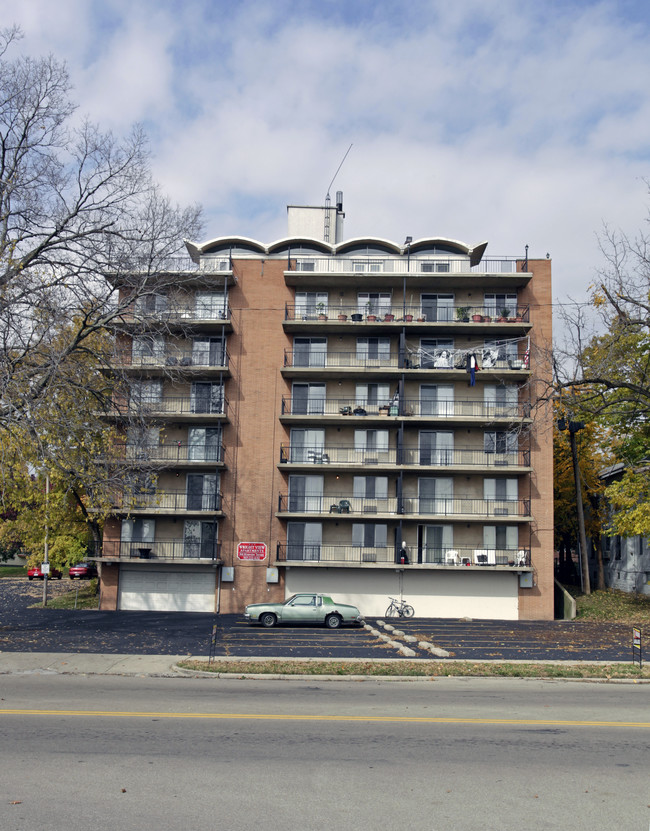 Wright View Apartments in Dayton, OH - Building Photo - Building Photo