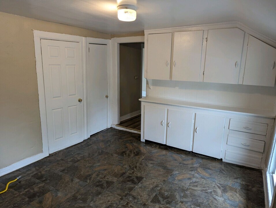 239 Spencer St, Unit Up in Rochester, NY - Building Photo