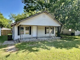 714 W 15th St in Ada, OK - Building Photo