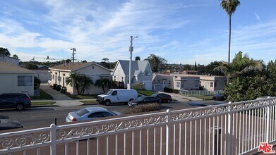 6820 S Van Ness Ave in Los Angeles, CA - Building Photo - Building Photo