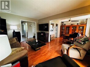 119 Dinison Crescent in Kitchener, ON - Building Photo - Building Photo