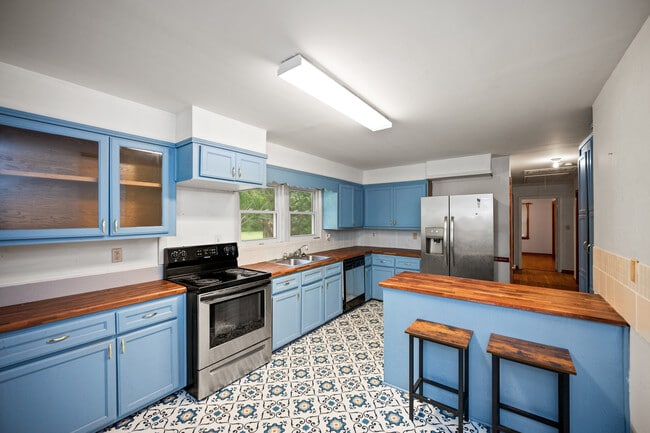 21213 Lawrence Rd in Fairhope, AL - Building Photo - Building Photo