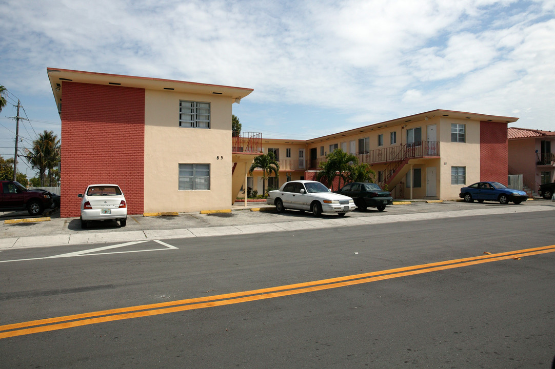 85 W 6th St in Hialeah, FL - Building Photo