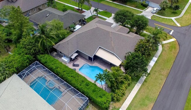 1500 Firethorn Dr in Wellington, FL - Building Photo - Building Photo