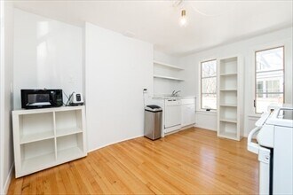 4 Cogswell Pl in Cambridge, MA - Foto de edificio - Building Photo