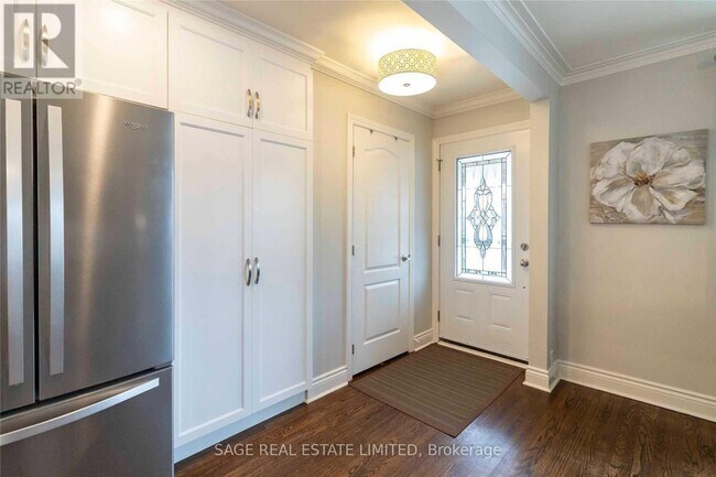 31 Rensburg Dr in Toronto, ON - Building Photo - Building Photo