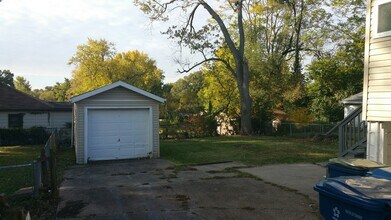 9420 North in Overland, MO - Building Photo - Building Photo