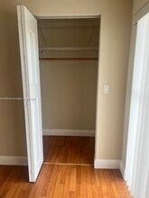 2630 W 76th St in Hialeah, FL - Foto de edificio - Building Photo