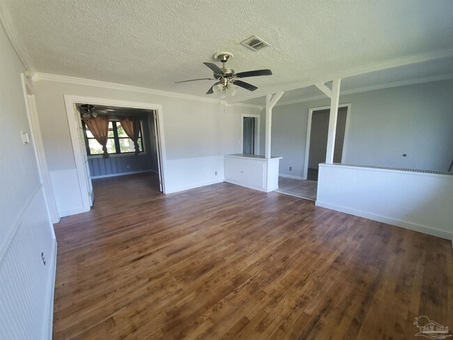 379 N 57th Ave in Pensacola, FL - Building Photo - Building Photo