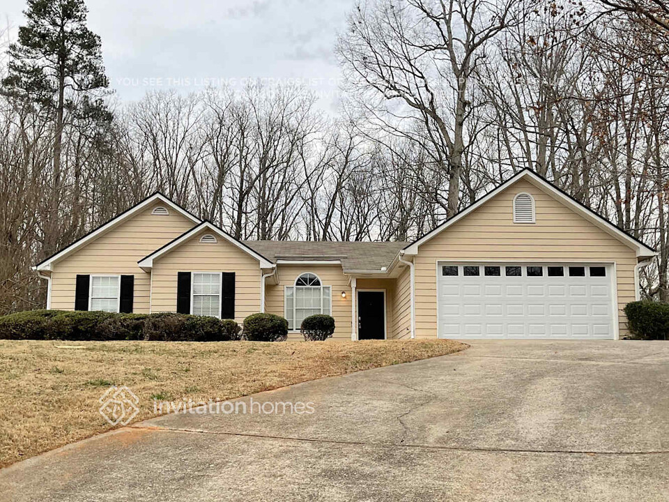 5915 Shadewater Dr in Cumming, GA - Building Photo