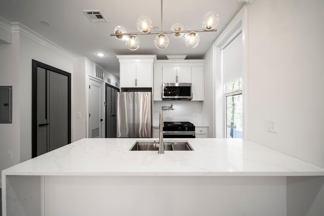 131 Clifton Pl in Jersey City, NJ - Building Photo