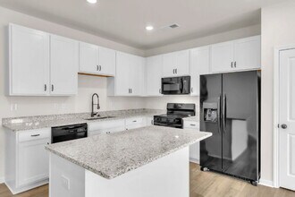 10 Lone Cypress St in Travelers Rest, SC - Building Photo - Building Photo