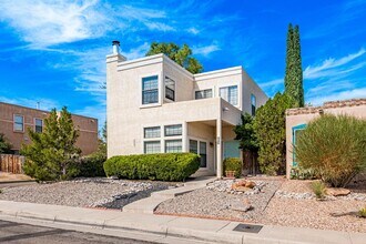 7725 Pinewood Dr NW in Albuquerque, NM - Building Photo - Building Photo