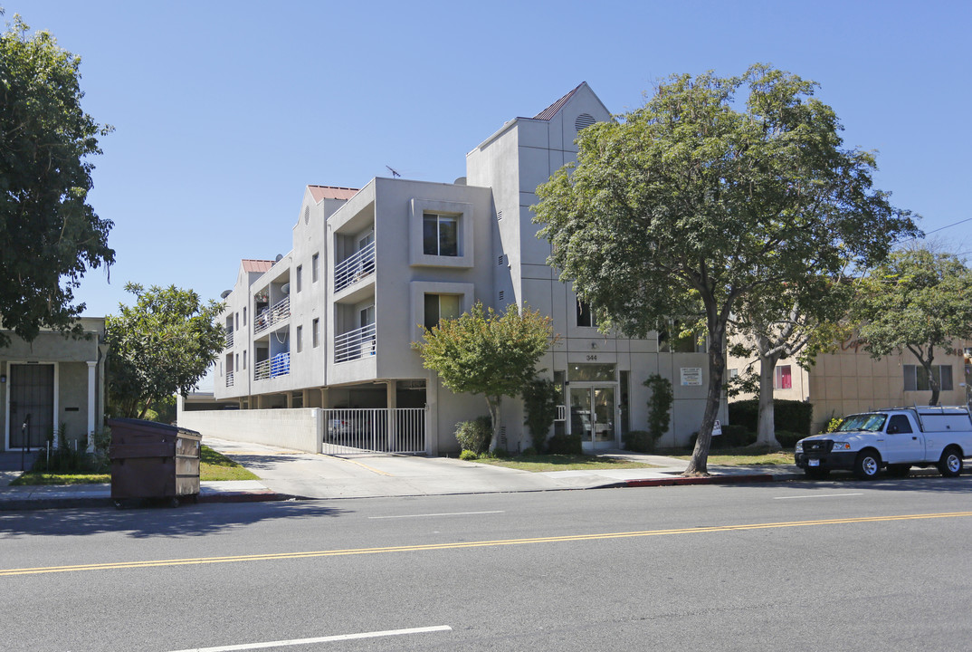 344 W Chevy Chase Dr in Glendale, CA - Building Photo