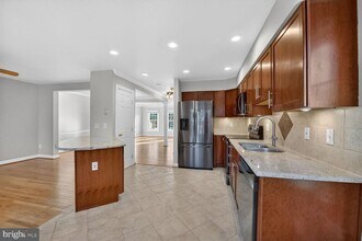 8110 Meadow Springs Ct in Vienna, VA - Building Photo - Building Photo