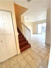 2088 NE 167th St in North Miami Beach, FL - Building Photo - Building Photo