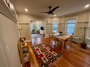 12 Rosemary St, Unit 1 in Boston, MA - Foto de edificio - Building Photo