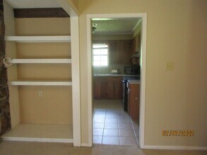 105 Amelia Dr in Leesville, LA - Building Photo - Building Photo