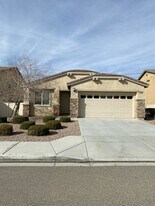 16820 Desert Lily St in Victorville, CA - Building Photo