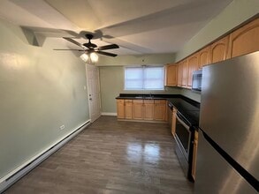 6450 S New England Ave, Unit 3A in Chicago, IL - Foto de edificio - Building Photo