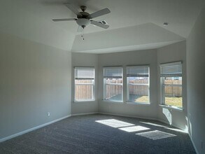 125 Greenspire Ln in Hutto, TX - Building Photo - Building Photo