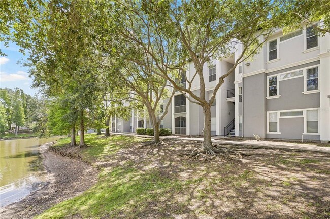 5513 Legacy Crescent Pl in Riverview, FL - Building Photo - Building Photo
