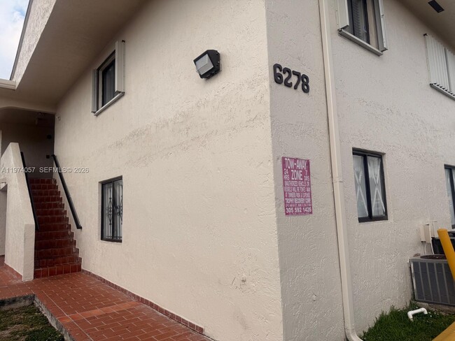 6278 W 22nd Ct in Hialeah, FL - Building Photo - Building Photo