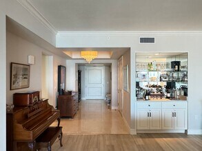 1111 Ritz Carlton Dr in Sarasota, FL - Foto de edificio - Building Photo