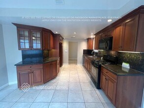 1305 Morrison Dr in Redlands, CA - Foto de edificio - Building Photo