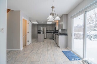 164 Forestview Ct in Aurora, IL - Building Photo - Building Photo