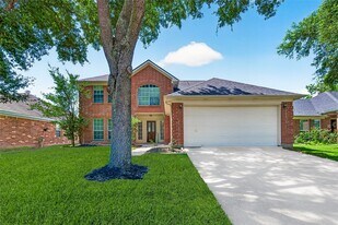 17819 Inland Oaks Dr in Richmond, TX - Building Photo