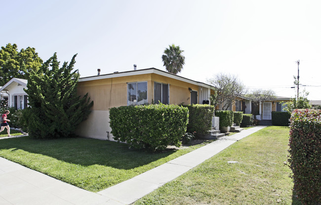 Campus Avenue Apartments in San Diego, CA - Building Photo - Building Photo