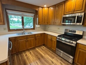 881 Glenmore Ct in Elgin, IL - Building Photo - Building Photo