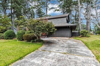 3215 Redona Dr in College Park, GA - Building Photo - Building Photo