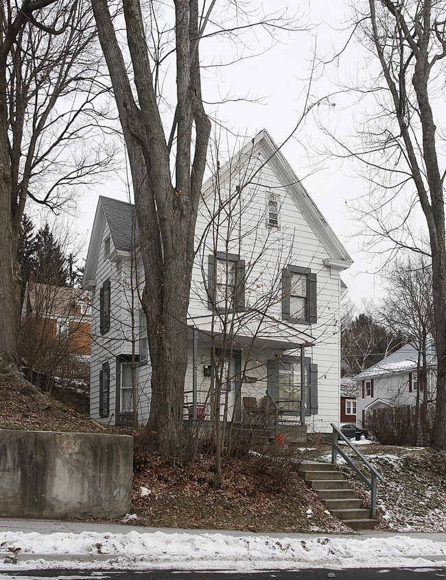 45 Spruce St in Oneonta, NY - Foto de edificio - Building Photo