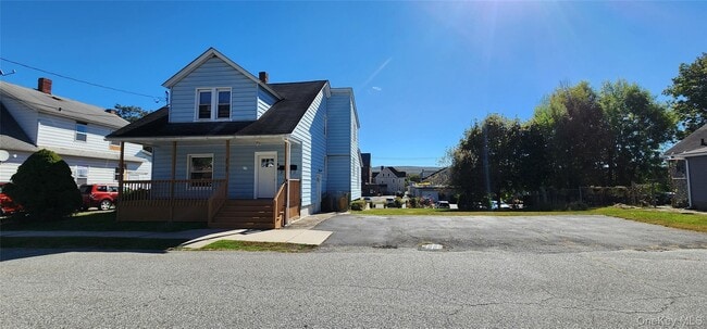 property at 20 Delaware St