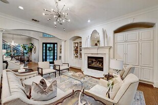 2100 Rue De St Germaine in Austin, TX - Building Photo