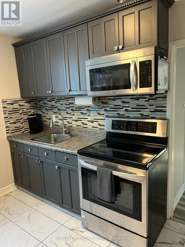 191 Broadway St in Mississauga, ON - Building Photo - Building Photo
