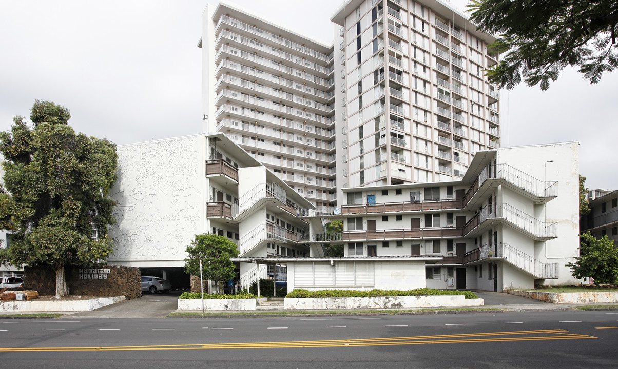 Hawaiian Holiday in Honolulu, HI - Building Photo