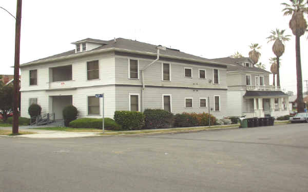 1930 S La Salle Ave in Los Angeles, CA - Building Photo