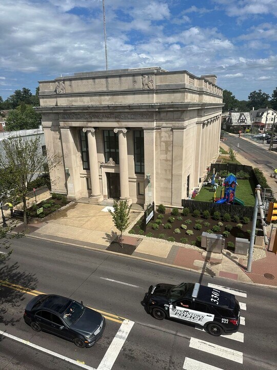 400 York Rd in Jenkintown, PA - Building Photo