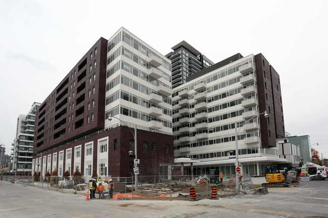 50 Regent Park Blvd in Toronto, ON - Building Photo - Building Photo