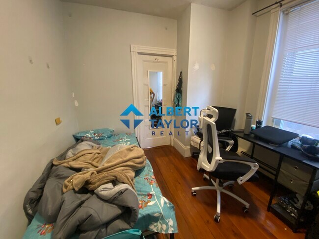 13 Perry St, Unit 1