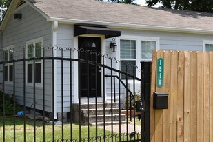 1519 W 12th St in Houston, TX - Building Photo