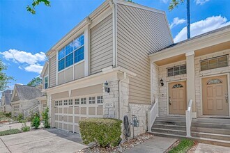13600 Breton Ridge St in Houston, TX - Building Photo - Building Photo