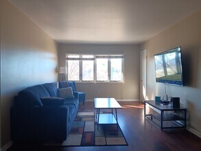 320 Center Ave, Unit 3 in Adell, WI - Building Photo - Building Photo