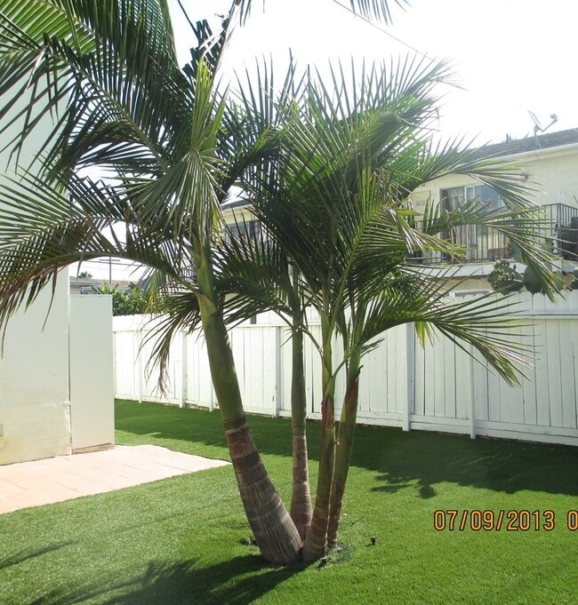 828 E 10th St, Unit 828 in Long Beach, CA - Building Photo - Building Photo