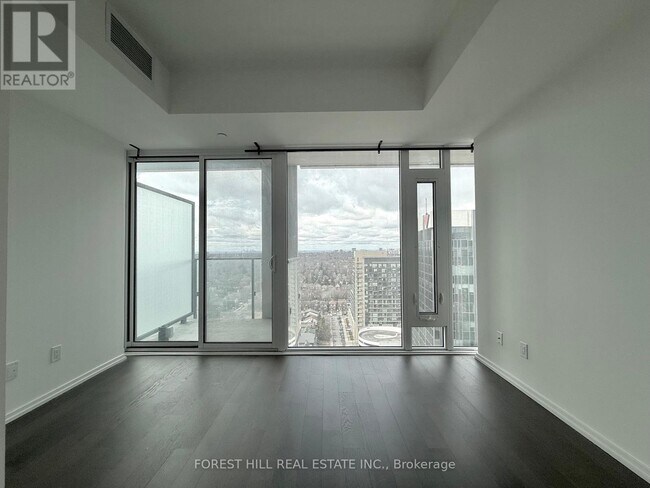 5-2315 Soudan Ave in Toronto, ON - Building Photo - Building Photo
