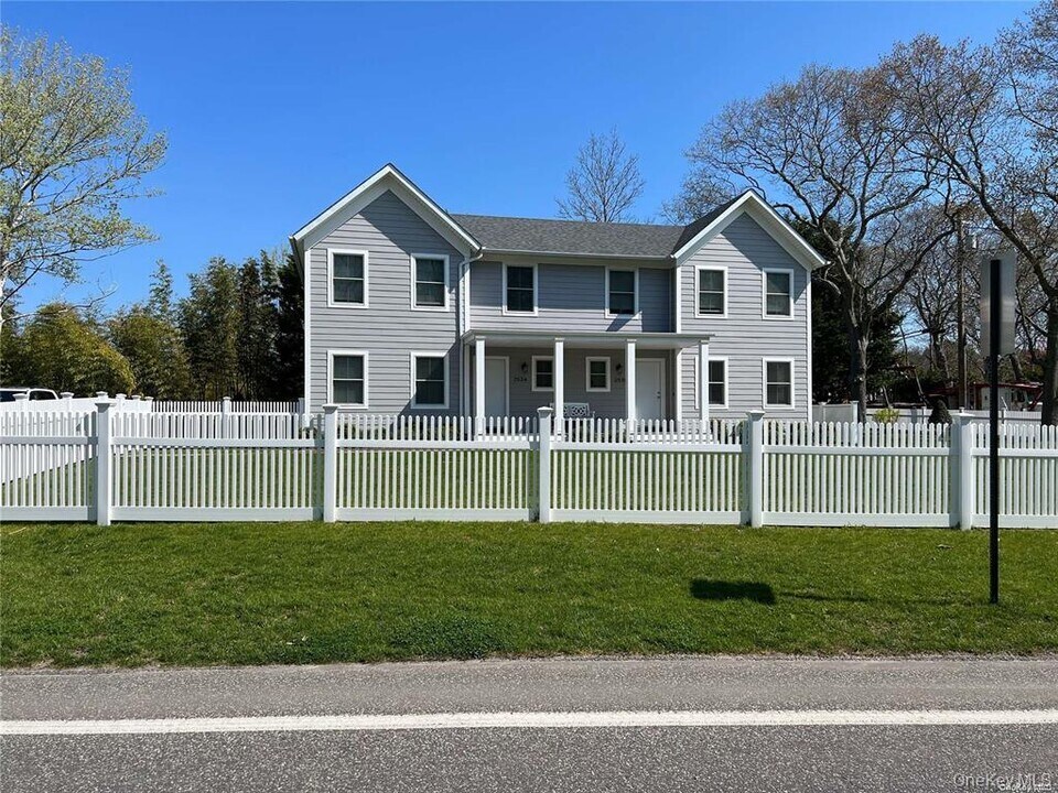 253 Springville Rd in Hampton Bays, NY - Building Photo